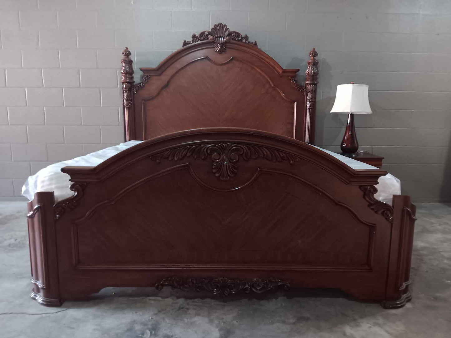 Solid Wooden Castle King Bed W/Mattress & Box Springs + Nightstand