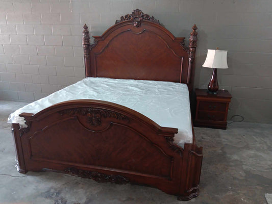 Solid Wooden Castle King Bed W/Mattress & Box Springs + Nightstand