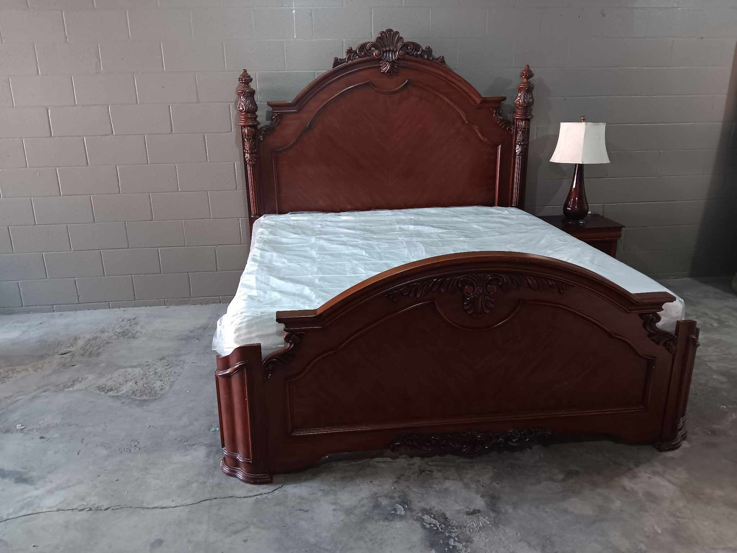 Solid Wooden Castle King Bed W/Mattress & Box Springs + Nightstand